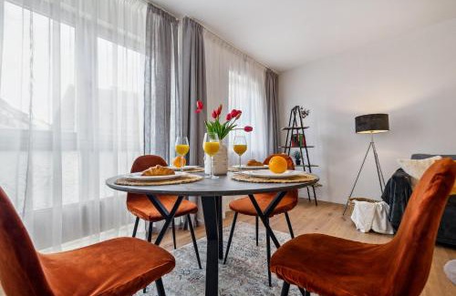 Neunkirchen Apartment | Comfort Family & Business Apartment in Neunkirchen - 2 SZ - Self-Check-in - WLAN 250 Mb - Parkplatz - Balkon - Badewanne - bis zu 5 Pers