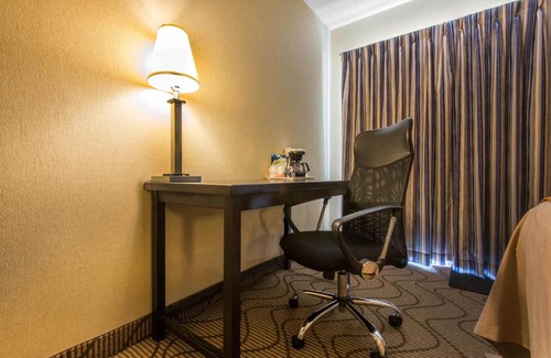 North Bay Hotel | Comfort Inn