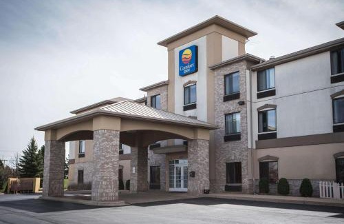Village of Lakewood Hotel | Comfort Inn Crystal Lake - Algonquin