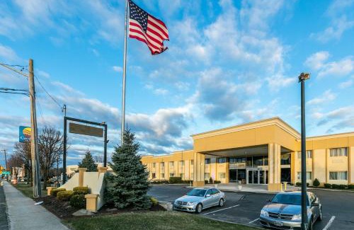 Medford Hotel | Comfort Inn Medford-Long Island