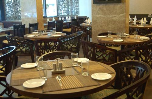 Navrangpura Hotel | Comfort Inn President Near Ahmedabad Junction Station