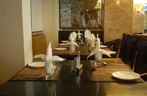 Navrangpura Hotel | Comfort Inn President Near Ahmedabad Junction Station