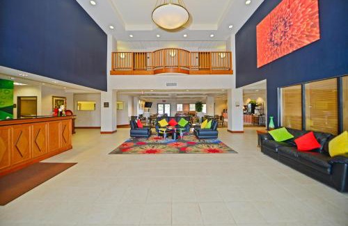 Oakdale Hotel | Comfort Inn Saint Paul East