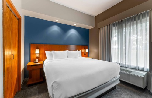 Akron Hotel | Comfort Inn & Suites Akron South