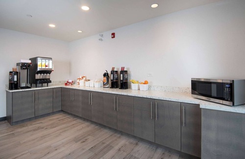 Carleton Place Hotel | Comfort Inn & Suites