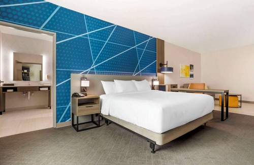 Huntsville Hotel | Comfort Inn & Suites Huntsville Near University