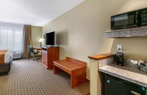 Marion Hotel | Comfort Inn & Suites Marion I-57