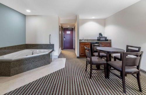 Perry Hotel | Comfort Inn & Suites Perry I-35