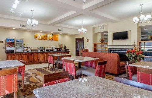 Perry Hotel | Comfort Inn & Suites Perry I-35