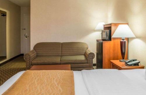 O'Hara Township Hotel | Comfort Inn & Suites Pittsburgh Fox Chapel
