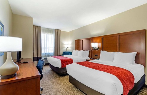 Salina Hotel | Comfort Inn & Suites Salina North