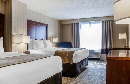 Sturbridge Hotel | Comfort Inn & Suites Sturbridge - Brimfield