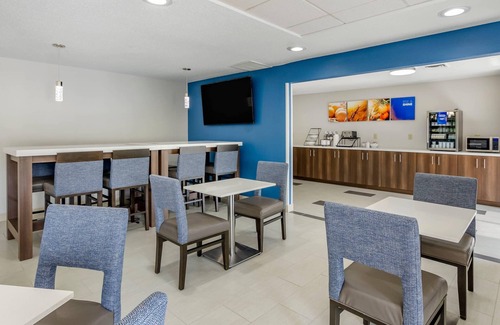 Troutville Hotel | Comfort Inn & Suites Troutville-Roanoke North