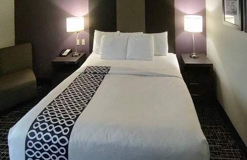 Claremore Hotel | Comfort Inn & Suites