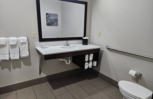 Claremore Hotel | Comfort Inn & Suites