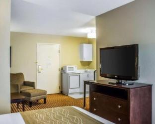 Rogers Hotel | Comfort Inn & Suites
