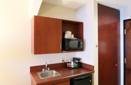 Hutchinson Hotel | Comfort Inn & Suites