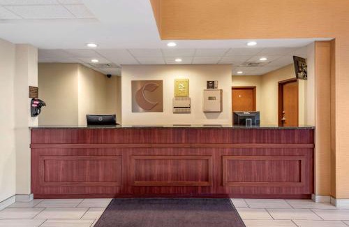 Farmers Hotel | Comfort Inn & Suites
