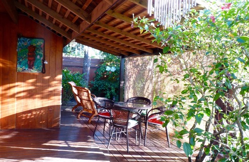 Maharepa House | Comfort Suite, garden side, 1 bedroom, living room, kitchen, private bathroom