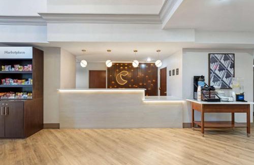 East Brunswick Hotel | Comfort Suites East Brunswick - South River