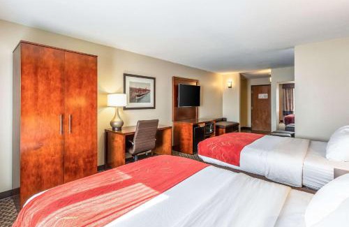Escanaba Hotel | Comfort Suites Escanaba West
