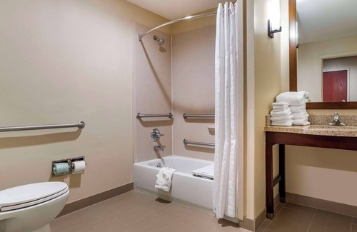 Pell City Hotel | Comfort Suites Pell City I-20 exit 158