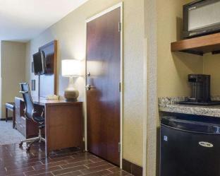 Minot Hotel | Comfort Suites