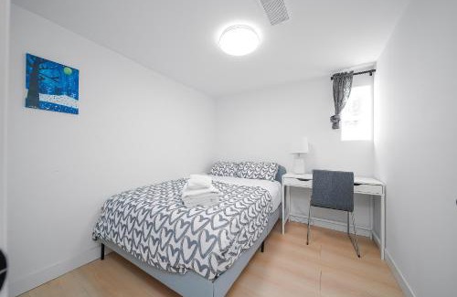 Dunbar House | Comfort two bedrooms in Vancouver