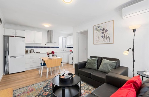 Lyons Apartment | Comfortable 1-Bed Retreat Near Canberra City