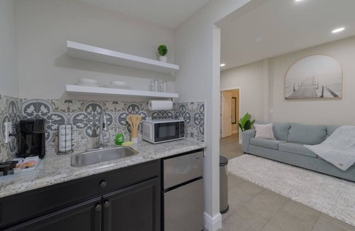Azalea Park House | Comfortable 1 bedroom home