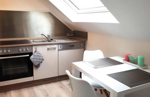 Deisslingen Apartment | Comfortable 1-room apartment (Trade fair/Test tower/Near conference hotel/Neckar)