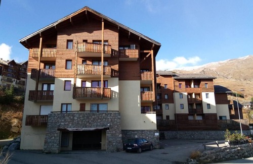 Orcieres Apartment | Comfortable 3P Pied de pistes, south-facing terrace with mountain view, garage-Chalet d'Orcieres