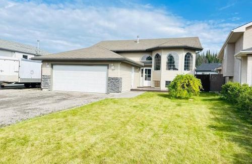 Hinton House | Comfortable 6 bedrooms house