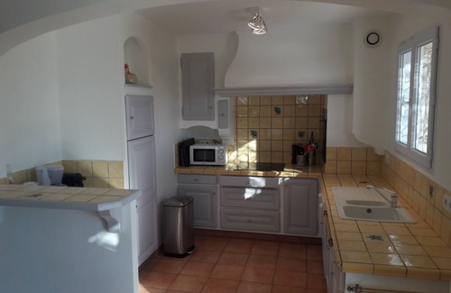 Seguret House | Comfortable air-conditioned villa with swimming pool at the foot of the village of Séguret