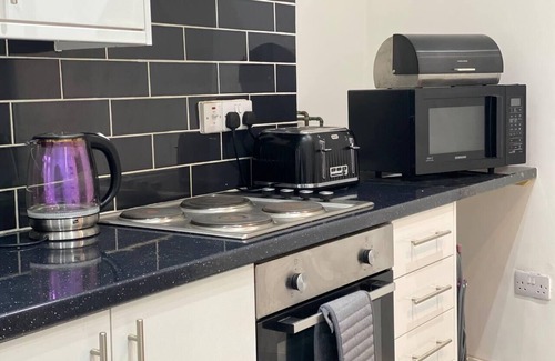 Bridgend Apartment | Comfortable and Modern 2-Bedroom Flat in Bridgend