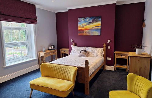 Cranleigh House | Comfortable and Spacious - Guest Room 7