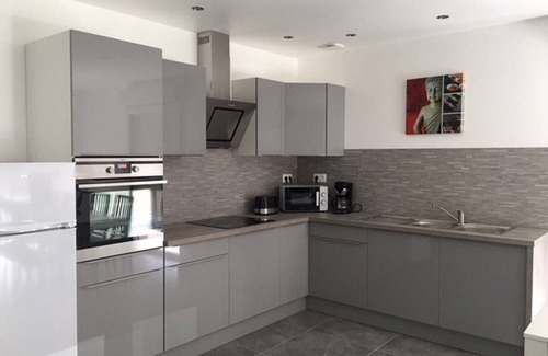 Roisey Apartment | Comfortable and spacious apartment
