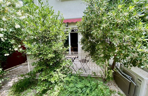 Saint-Martin Apartment | Comfortable apartment with nice balcony