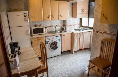 Plasencia Apartment | Comfortable Apartment in Plasencia, 75 m² with Balcony