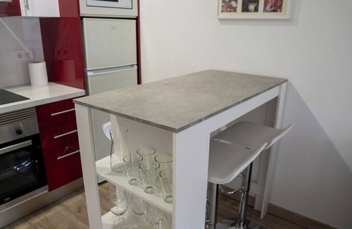 Barajas Apartment | Comfortable apartment near Airport by beBalmy