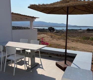 Antiparos Apartment | Comfortable apartment with sea view in Antiparos, 77 m²