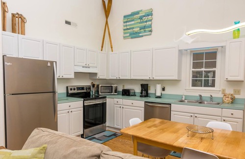 Clearwater Cottage | Comfortable Beach Cottage, just 1 mile to Bethany Beach! Community Pool, Tennis, Beaches!