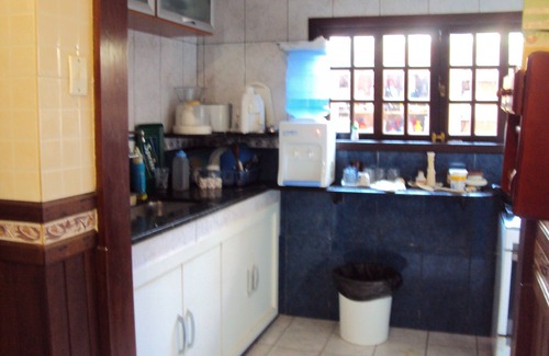 Camboinhas House | Comfortable beach house, large balcony with barbecue near the beach