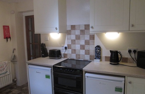 Combe Martin Cottage | Comfortable Character Cottage 'Bumble Cottage'