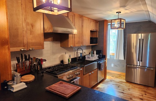 Brooksville House | Comfortable & Charming 2-bedroom barn in peaceful Brooksville with Waterfront