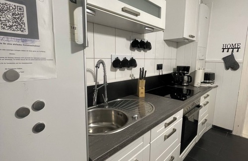 Goethestraße Apartment | Comfortable city apartment in a historic residential building