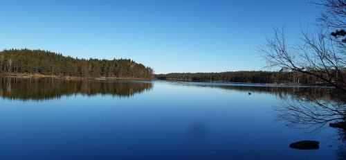 Landvetter House | Comfortable Cottage at Scenic Lake