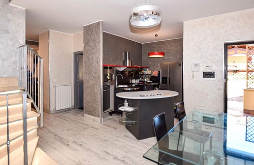Ostia Antica House | Comfortable cottage with outdoor jacuzzi.