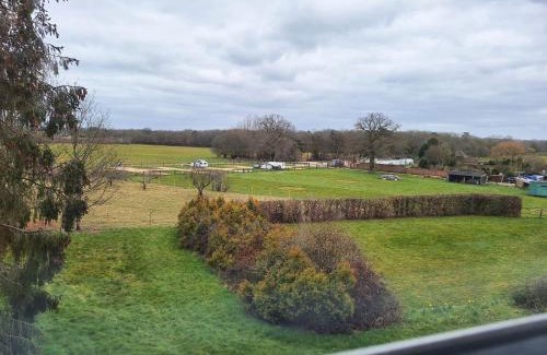 Cranleigh House | Comfortable Double Room with Bath