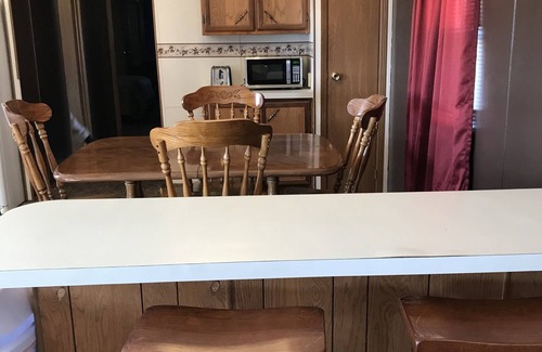 Woonsocket House | Comfortable Family Hunting Lodge